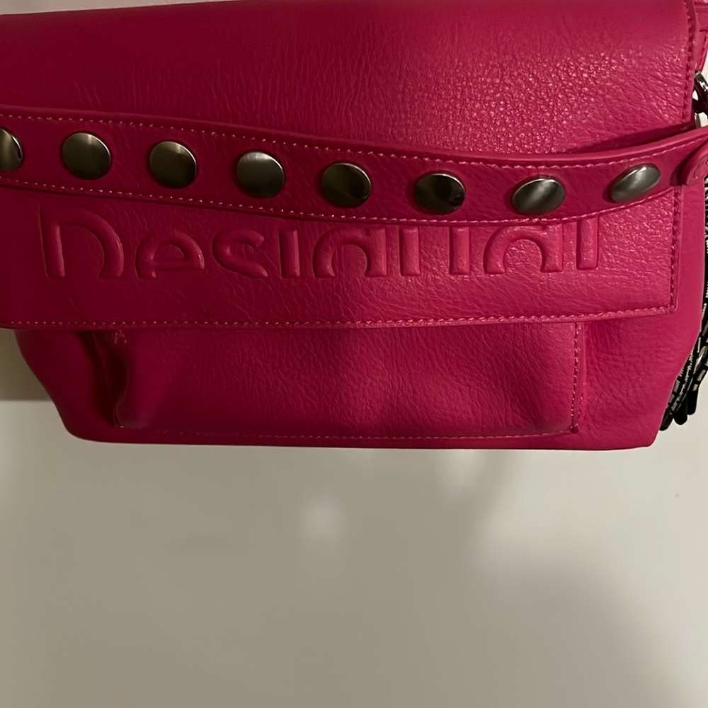 Desigual Pink Crossbody Bag with Textured Finish 🌺must be purchased before 12am